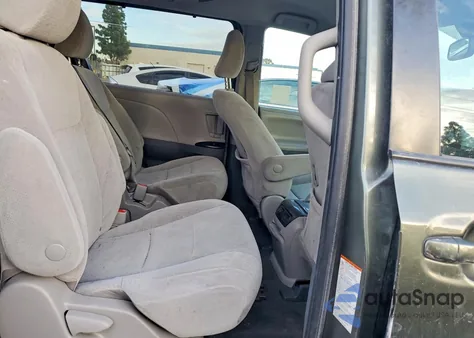 2020 Toyota Sienna Le 8-Passenger z USA, uszkodzony, nr VIN 5TDKZ3DC5LS031833